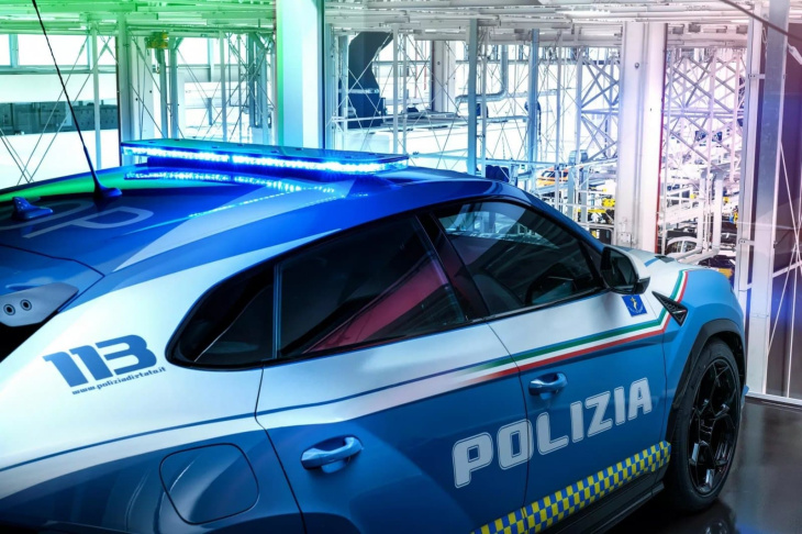 el lamborghini urus performante, nuevo miembro de la policía italiana