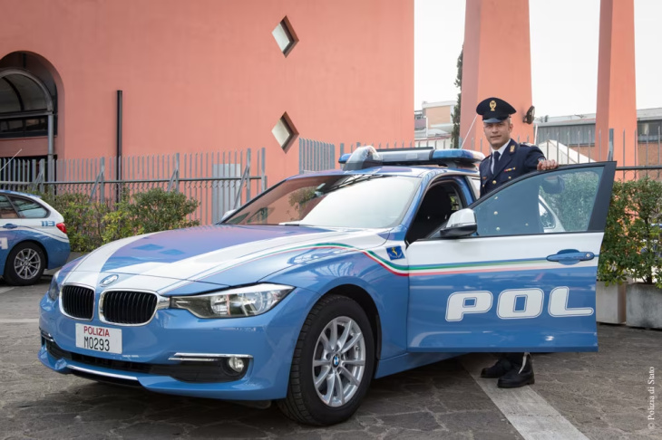 los súper coches de la policía italiana: un nuevo lamborghini se une al equipo