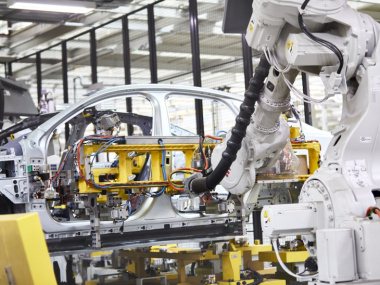ABB dará a Volvo 1,300 robots para producir autos eléctricos
