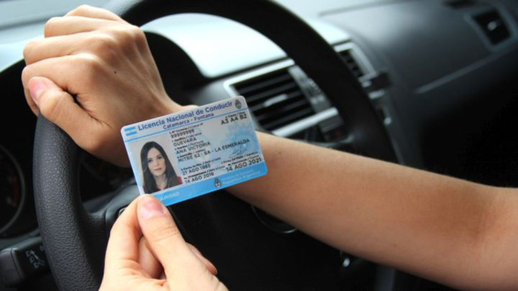 vacaciones complicadas: prorrogan vencimiento de licencias de conducir particulares en la ciudad de córdoba por la falta de insumos