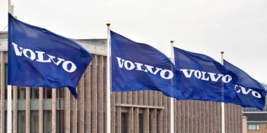 Volvo logra un récord de ventas en 2023, en parte por su oferta de coches eléctricos