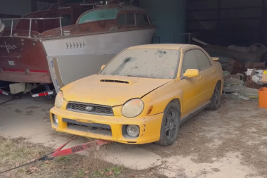 Así resucita un Subaru Impreza WRX abandonado en un granero durante siete años