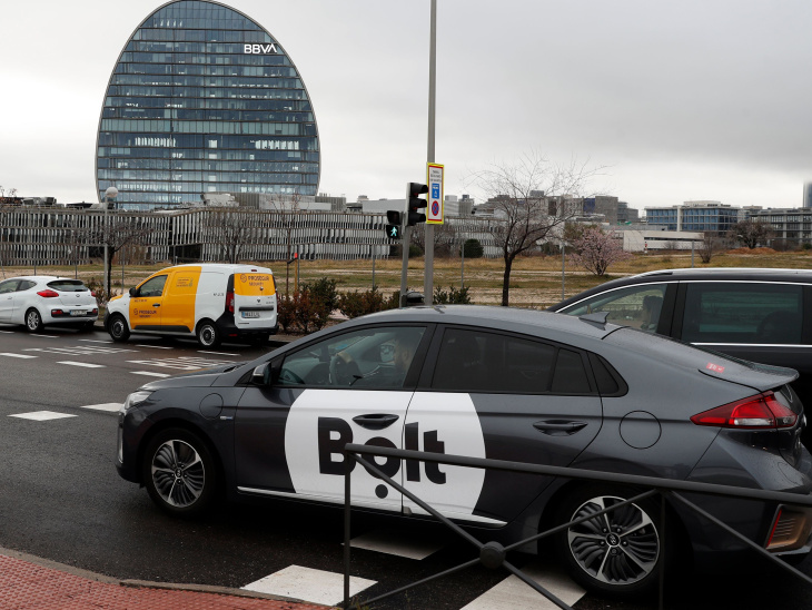 bolt invertirá 100 millones en españa para impulsar su negocio frente a uber y cabify