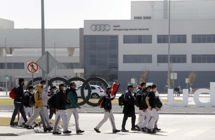 una huelga estalla en la planta mexicana de la automotriz alemana audi