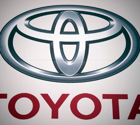 Director de Toyota ofrece disculpas por pruebas defectuosas, de nuevo