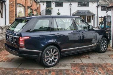 A la venta el Range Rover usado por la reina Isabel II y los Obama
