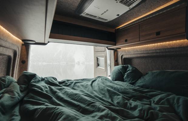 eriba car: diseño de caravana, en un camper para dos