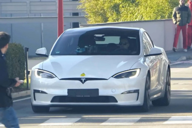 Ferrari está probando un Tesla Model S Plaid en Maranello