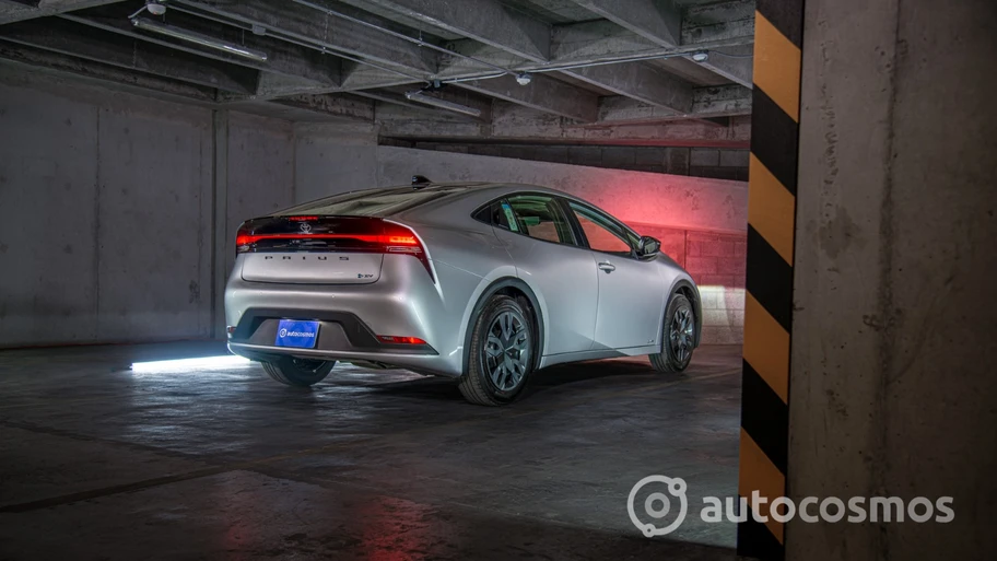 Premios Autocosmos 2023: Toyota Prius es el mejor híbrido del año
