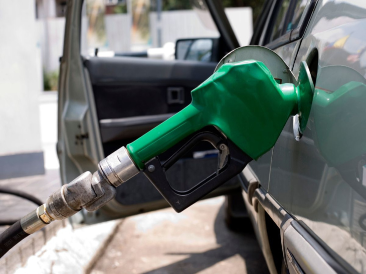 precio de la gasolina hoy lunes 12 de febrero del 2024, ¿bajó o subió?