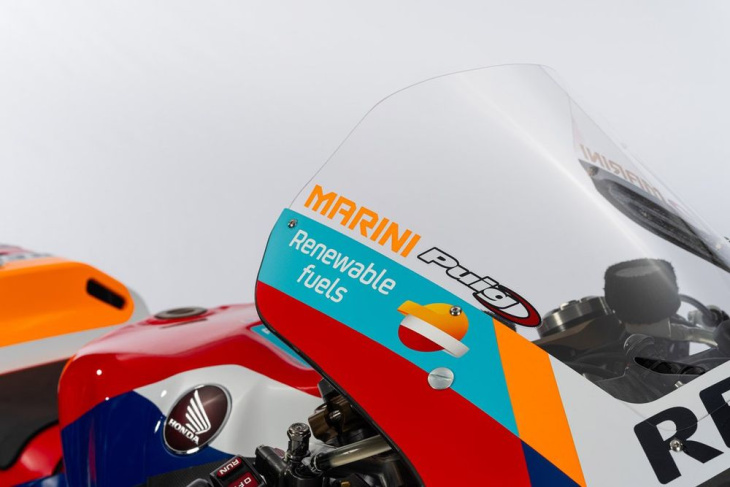 honda presenta la decoración de su moto para 2024