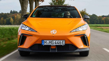 MG rebaja el precio de sus coches eléctricos en 2.000 euros: ya son más baratos que los de gasolina
