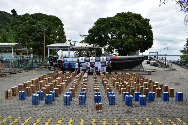 armada incautó semisumergible con 4.5 toneladas de cocaína que iban para ecuador