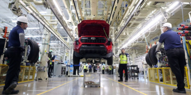 Toyota inicia producción de nueva Tacoma en México, proyecta 283,000 unidades en 2024