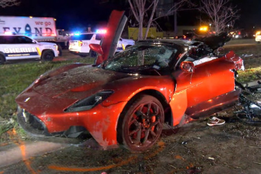 El conductor de un Maserati MC20 muere tras chocar con un árbol y el deportivo partirse por la mitad