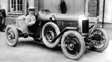 MG cumple 100 años: la legendaria marca británica que ahora es china y vende coches eléctricos