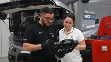 Día del mecánico automotriz: homenaje de Mercedes-Benz Camiones y Buses