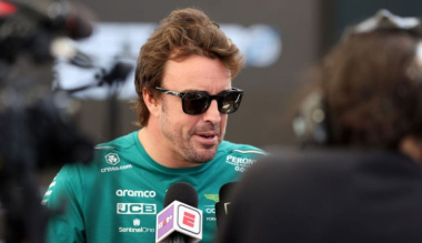 Fernando Alonso pide desarrollar el coche todo el año aunque falten herramientas ante Verstappen