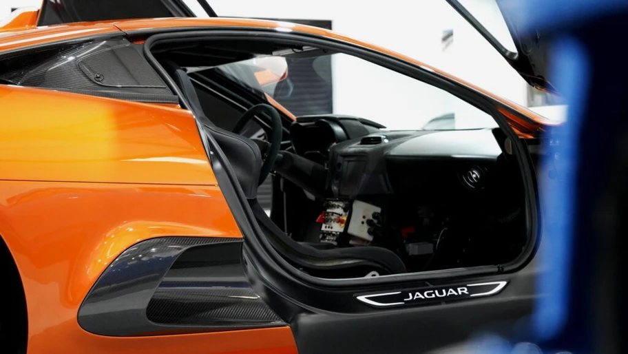 jaguar c-x75 concept de james bond spectre será legal para circular en calle
