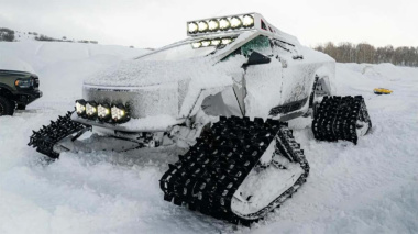 Menuda locura, una Tesla Cybertruck es rediseñada para la nieve