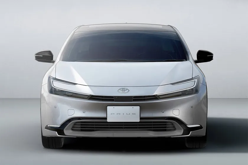 Un estudio dice que el vehículo «más limpio» es, por delante de los coches eléctricos… el Toyota Prius PHEV
