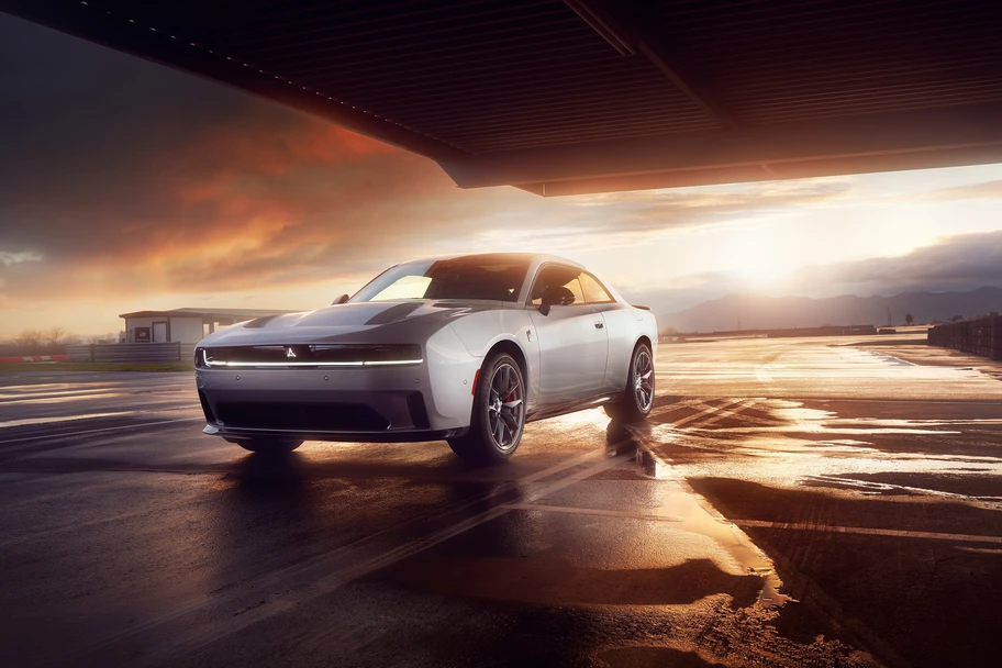 ¡El Dodge Charger 2024 eléctrico pasa de los 600 hp, habrá opciones a gasolina y mucho más!