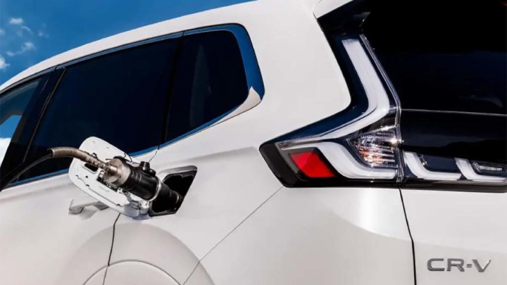 honda lanza al mercado el primer coche enchufable de pila de combustible de hidrógeno