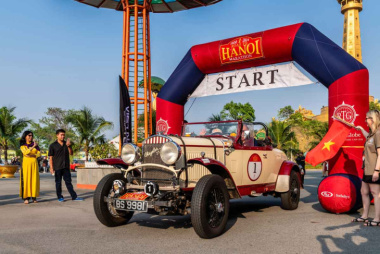 Chevrolet y Rover reinan en el primer rally clásico Road to Hanoi Marathon