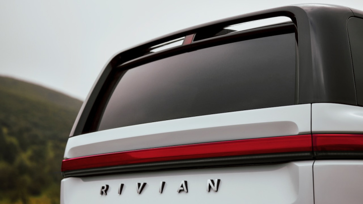 rivian r2 2026: la familia crece con este rival para el tesla model y