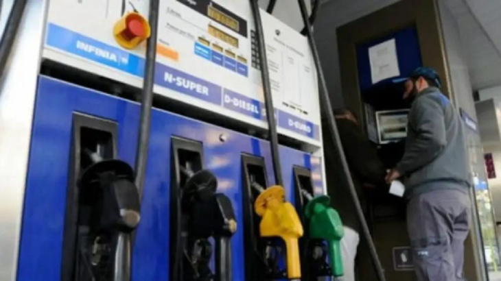 cayó el consumo de combustibles en un 23%: “la baja más grande se da en premium”