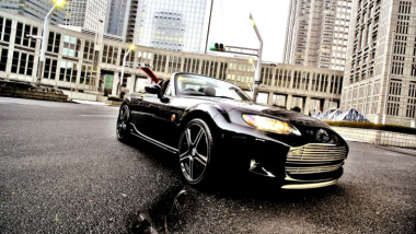 ¿Alternativa barata a un Aston Martin descapotable? Este Mazda MX-5 preparado