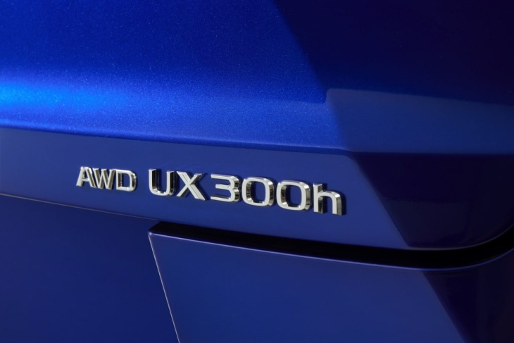 el nuevo lexus ux300h llega a españa; más potente