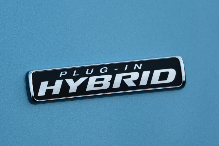 el ford tourneo connect plug-in hybrid ya está aquí con 110 km de autonomía