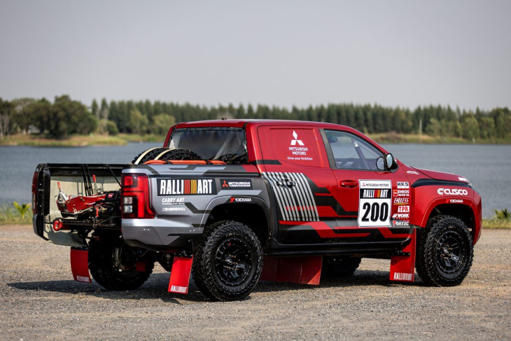el equipo mitsubishi ralliart competirá en el asia cross country rally 2024 con el nuevo y más potente triton rally car