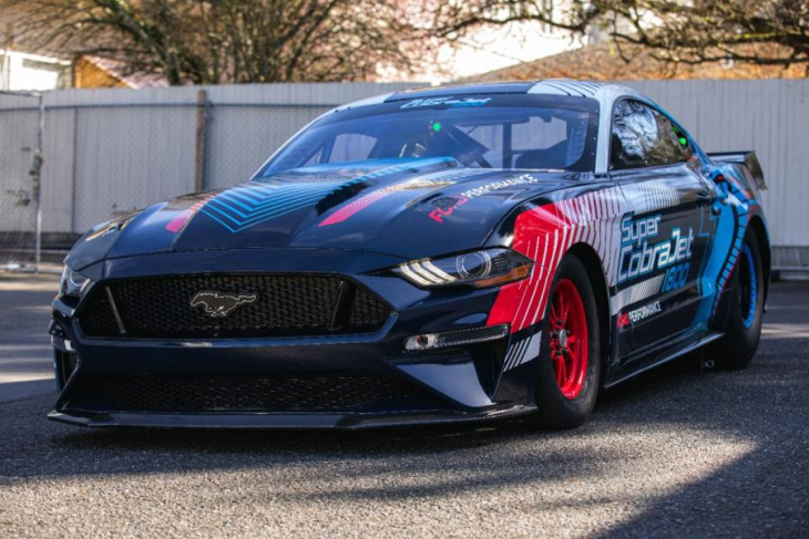 ford mustang super cobra jet 1800 rompe récord