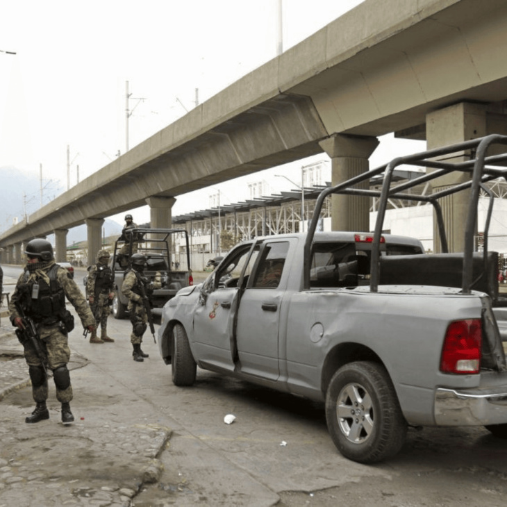 choque entre auto y vehículo militar deja 10 lesionados en tlajomulco, jalisco