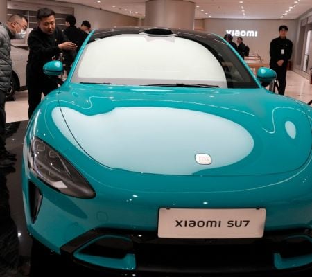 Xiaomi presenta su auto eléctrico y desata fiebre de pedidos (Video)