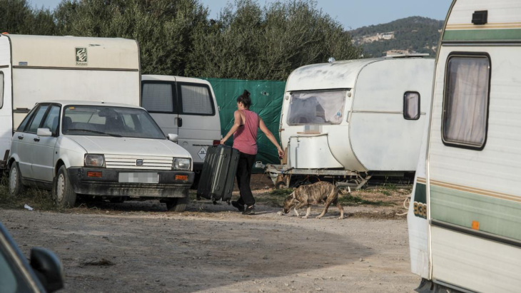 la asociación de caravanas defiende que estos vehículos no son la solución a la falta de inmuebles en zonas turísticas