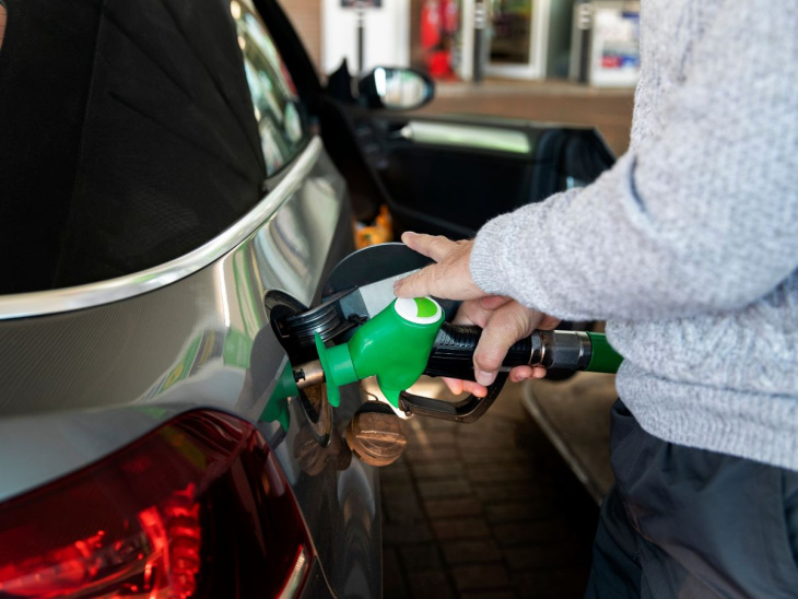 precio de la gasolina hoy martes 30 de abril del 2024, ¿a cuánto el litro?