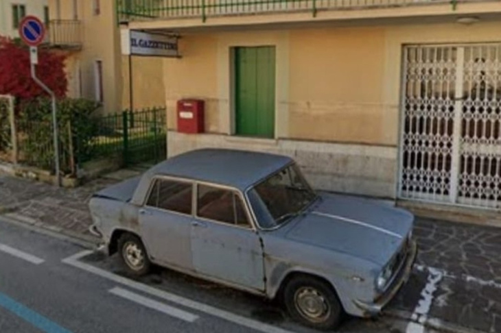 Este Lancia Fulvia de 1962 ha estado aparcado en el mismo sitio durante casi 50 años