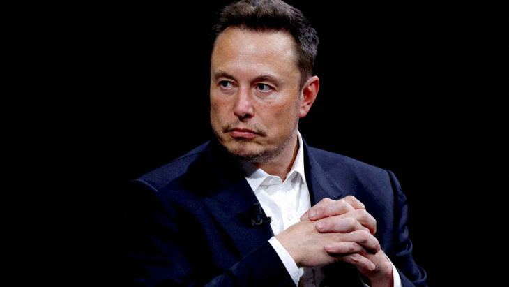 Elon Musk niega que Tesla haya cancelado su coche eléctrico pequeño y más barato