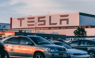 Profeco llama a revisión a más de 4 mil autos Tesla para correcciones de software