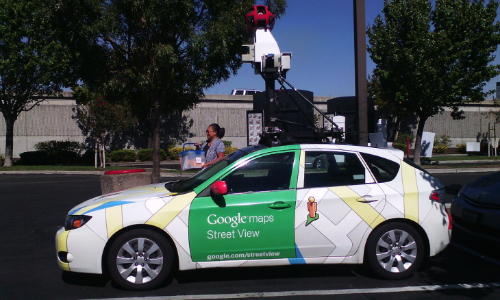los coches que usa google maps: del primero en lucir la cámara a un jaguar eléctrico