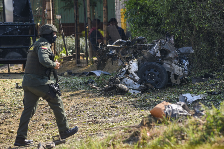 explosión de carro bomba en colombia deja al menos dos heridos