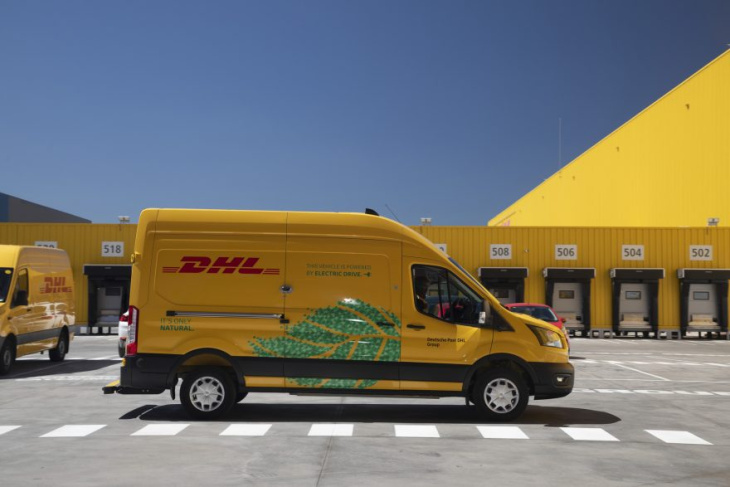 la compañía de reparto dhl express añade 46 ford e-transit a su flota