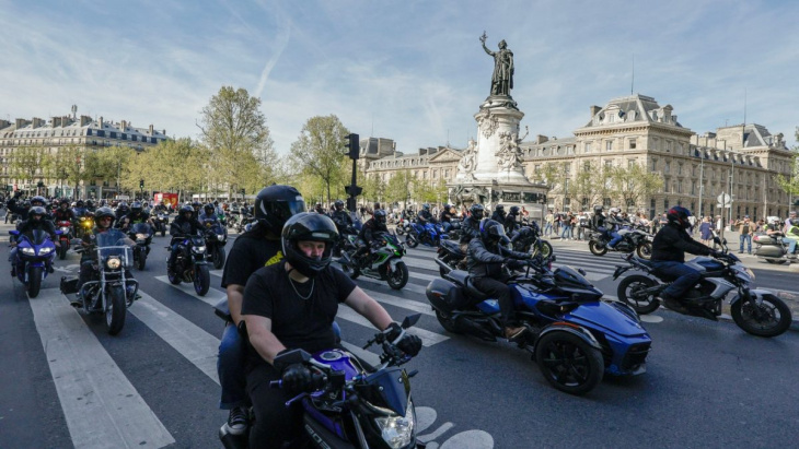 Más de 40.000 motoristas se manifiestan en Francia contra el Gobierno: esta es la llamativa razón de sus quejas