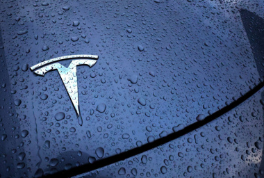 Tesla anuncia despidos masivos en su fábrica de Texas y reduce precios en mercados globales