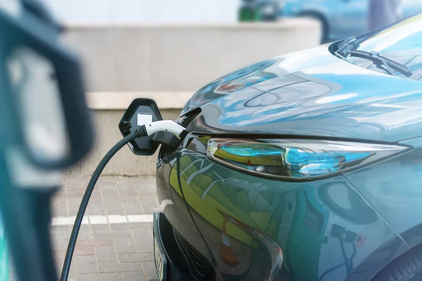 la caída de las ventas de coches eléctricos enciende las alarmas: «los consumidores en europa están ahora perdidos»