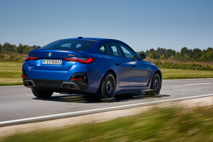 el nuevo tesla model 3 performance tiene la potencia y la aceleración de un superdeportivo y el precio de un mercedes diésel