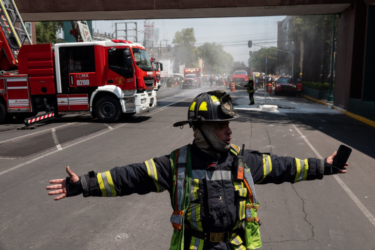 bomberos de la cdmx operan con casi 100 unidades inservibles y viejas